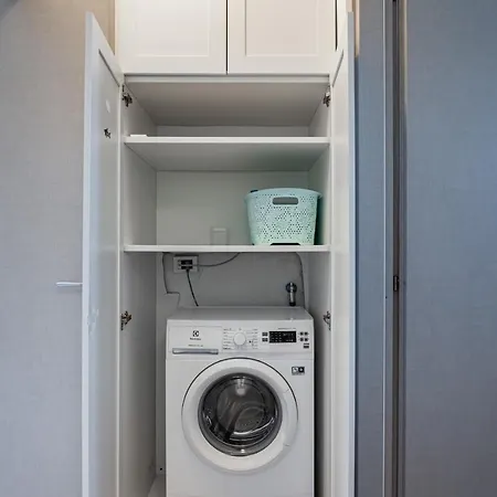 Lovely Flat With Balcony And Private Parking * Aci Castello